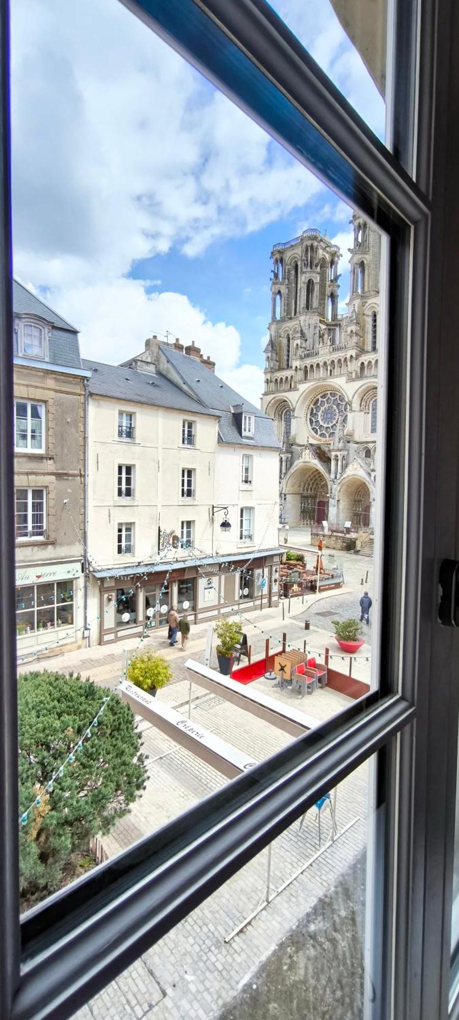 Studio Vue Cathedrale Laon Extérieur photo